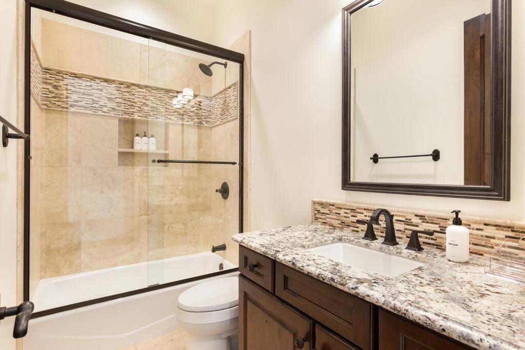 Villa Bella - Private Estate In The Heart Of Palm Desert, Outdoor Amenities, Gym, Game Room Extérieur photo